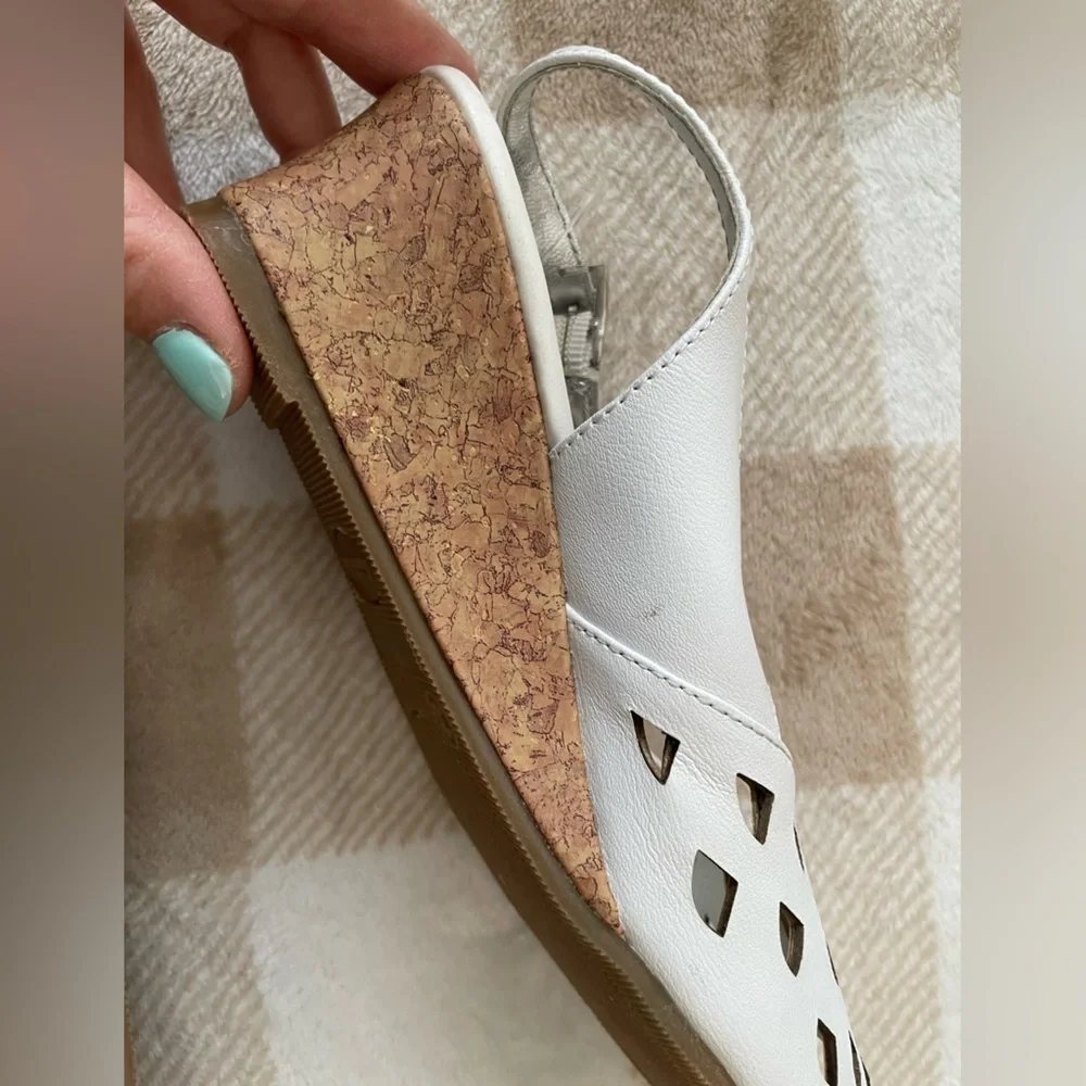 Limited Too NWT White Peep Toe Sandals size 3 Girls Wedges
